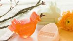 Ideen mit Seife im Frühling und zu Ostern: Gießformen Huhn, Hase und Ei in Frühlingsfarben